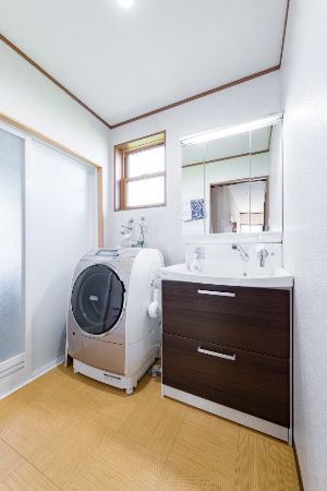 脱衣洗面室